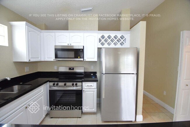 Foto del edificio - 7651 NW 168th Terrace