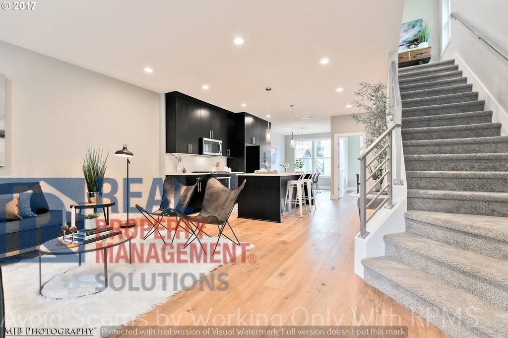 Foto principal - 2410 SE Morrison St