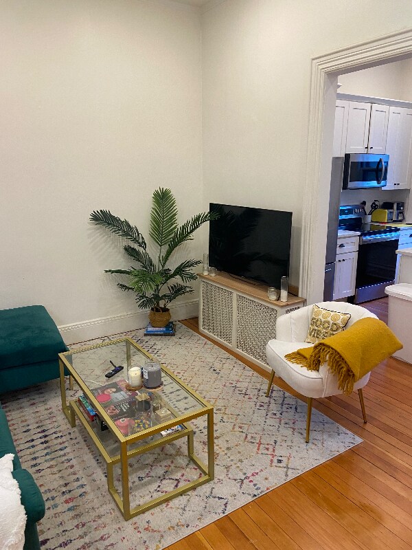 Foto del edificio - 79 Lloyd Ave