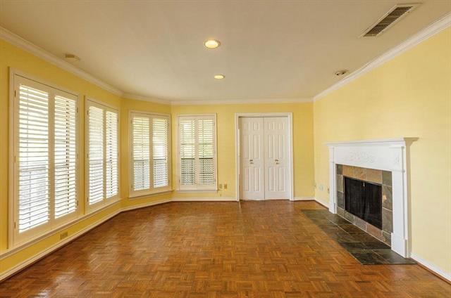 Foto del edificio - 6037 Hillcrest Ave