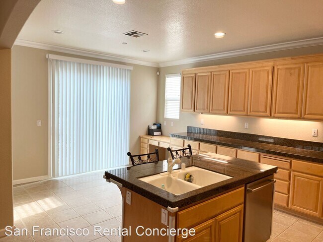 Building Photo - 4 br, 2.5 bath House - 68 Sunny Cove Drive