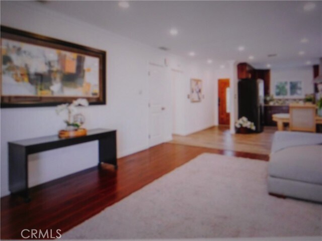 Foto del edificio - 10640 Victoria Ave
