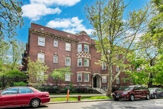 Building Photo - 5325 S Harper Ave