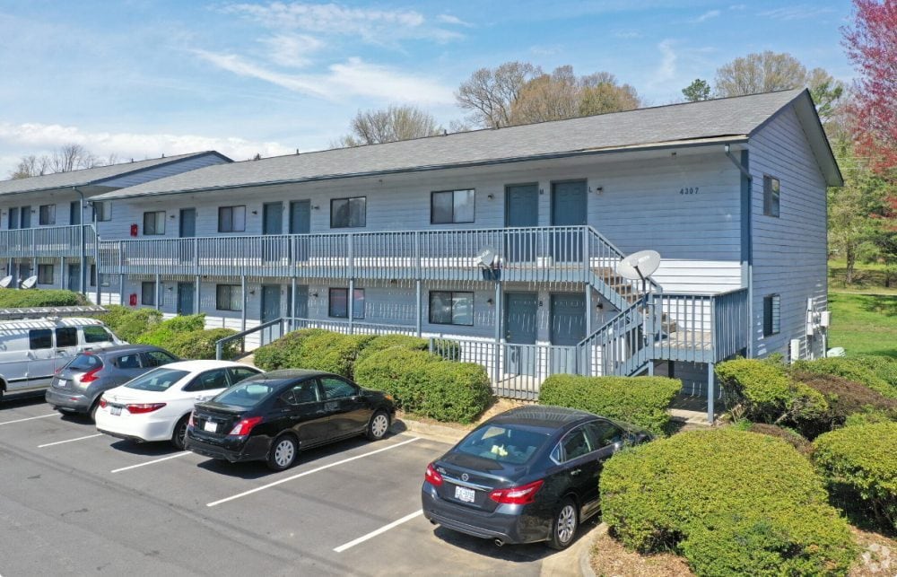 Primary Photo - Pepper Tree Apartments