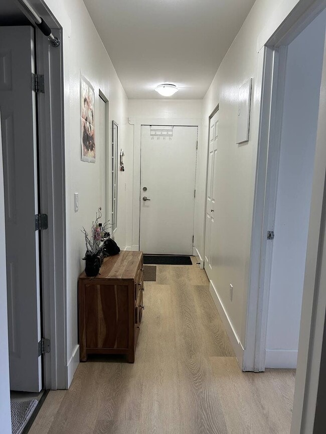 Photo du bâtiment - 2117-316 16 St SW