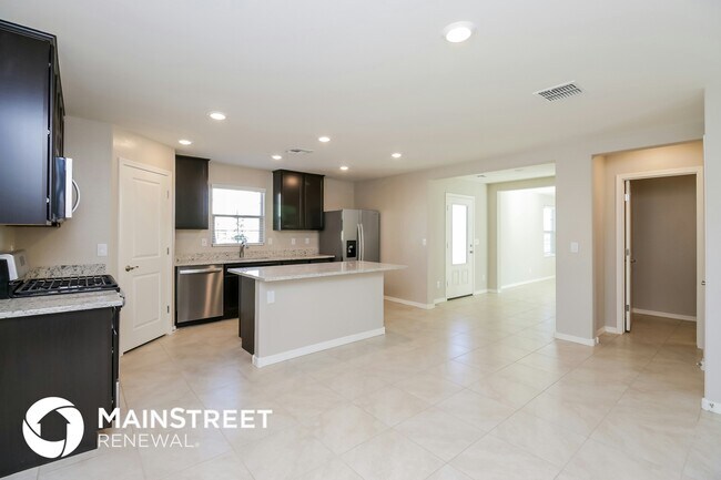 Foto del edificio - 8221 W Albeniz Pl