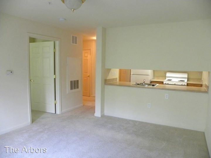 Primary Photo - 7608 Forest Hill Ave