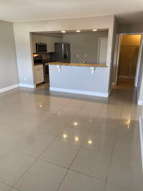 Foto del edificio - 323 Gordon Ave S