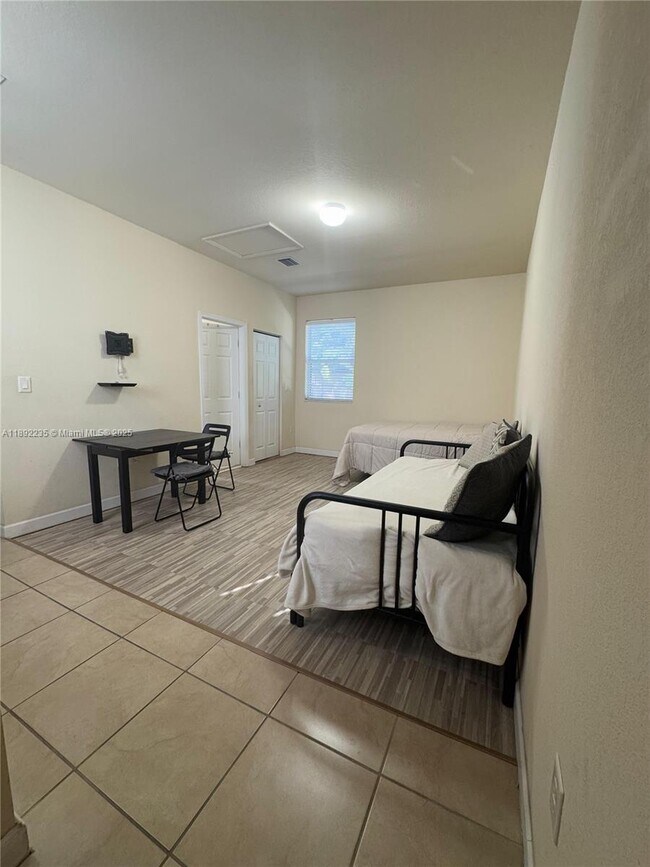 Foto del edificio - 9050 SW 169th Ct