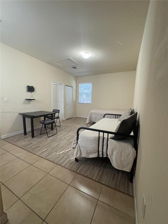 Building Photo - 9050 SW 169th Ct