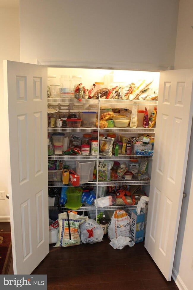 Foto del edificio - 1675 Hickory Ln