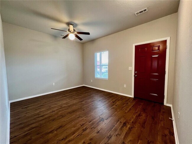Building Photo - 5082 W Claxton Cir