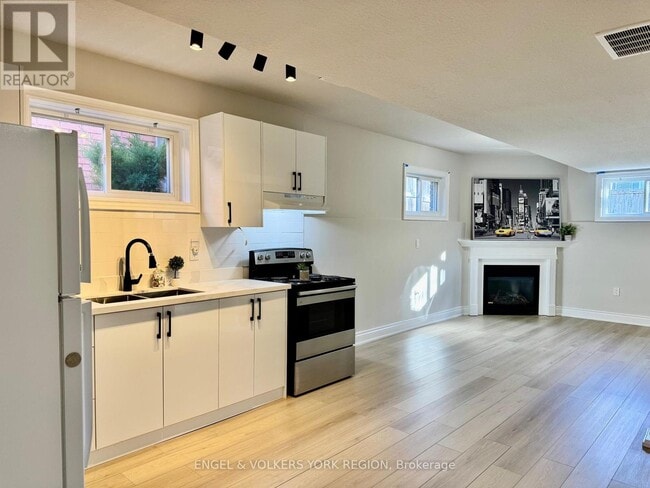 Photo du bâtiment - 125 Sovereigns Gate