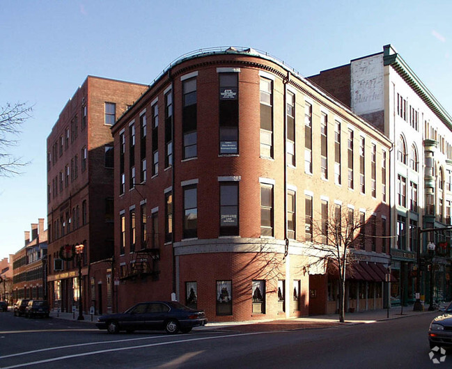 Building Photo - 177-181 E Merrimack St