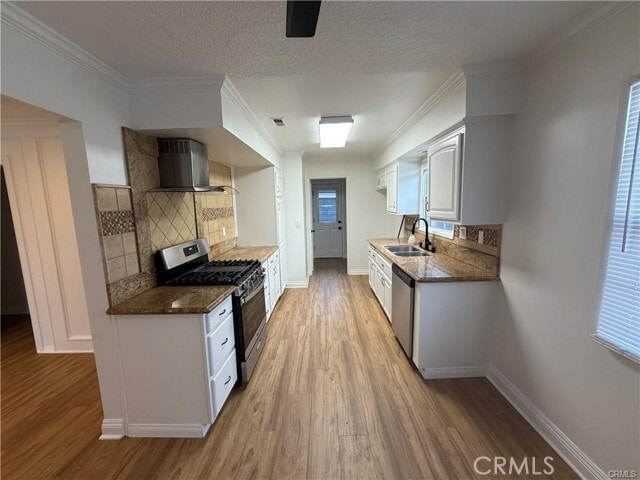 Building Photo - 1818 Deserta Dr