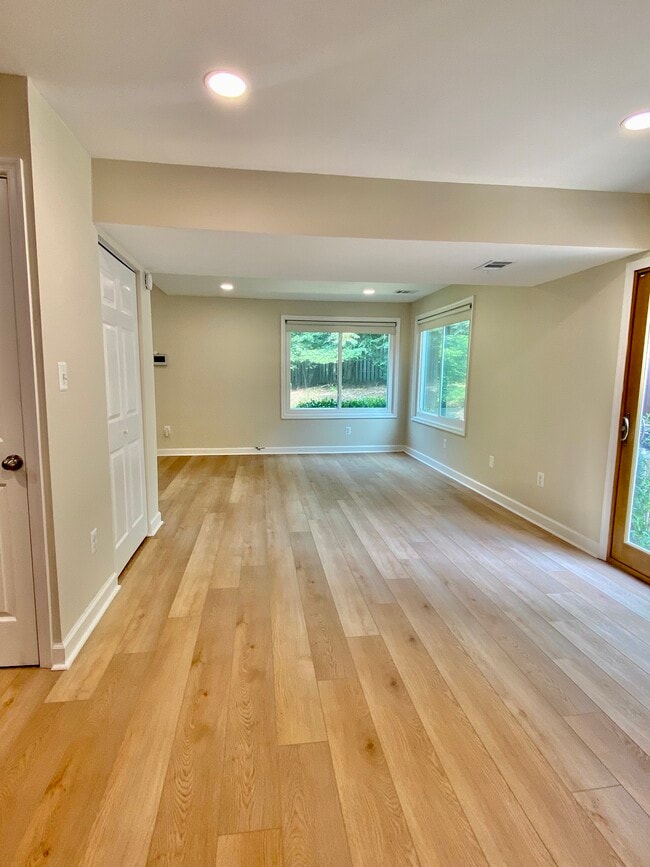 Building Photo - 15 Cable Hollow Way