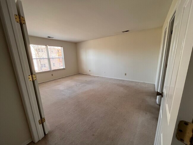 Foto del edificio - 1332 Holgate Dr