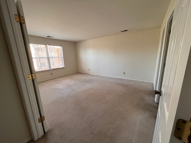 Building Photo - 1332 Holgate Dr