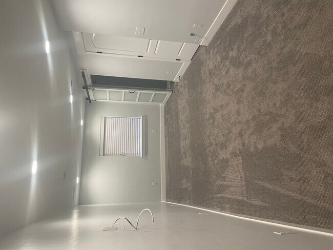 Building Photo - 328 W 2070 N