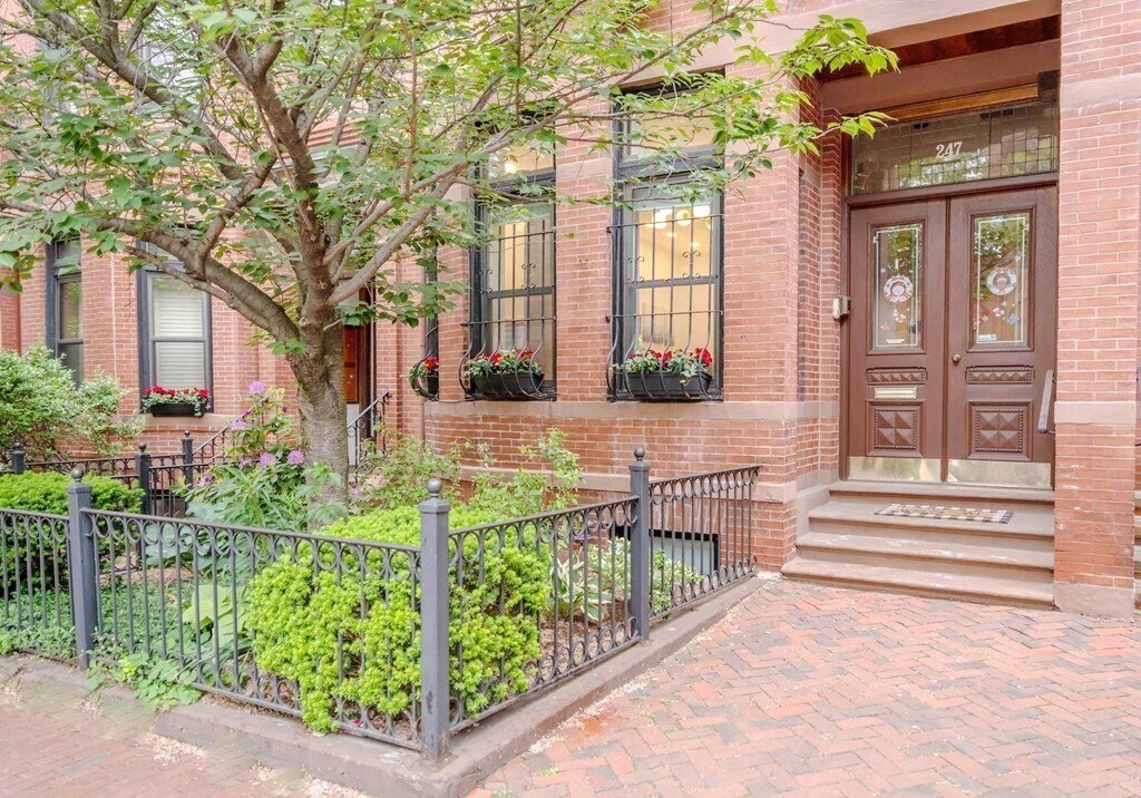 Foto principal - 247 W Newton St