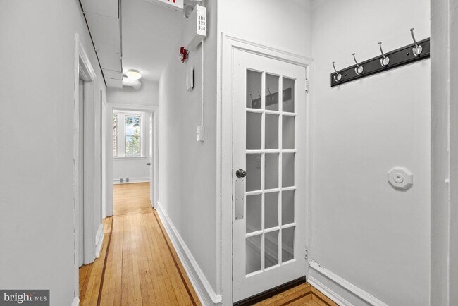 Foto del edificio - 87 E Butler Ave