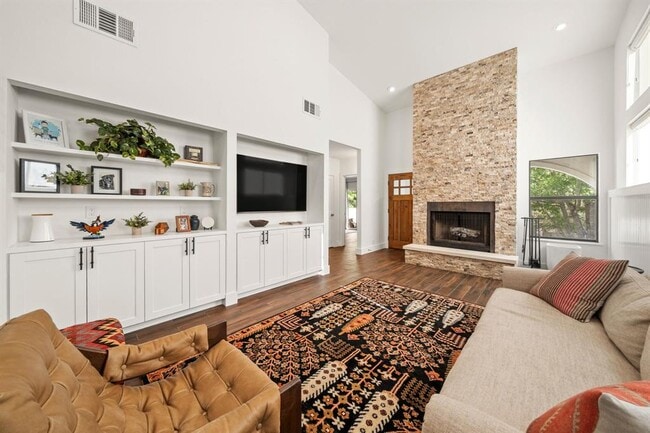 Building Photo - 811 Rutherford Pl