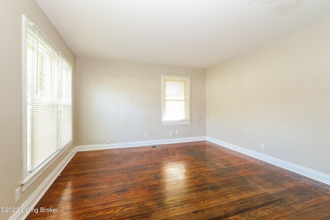 Foto del edificio - 2112 McCloskey Ave