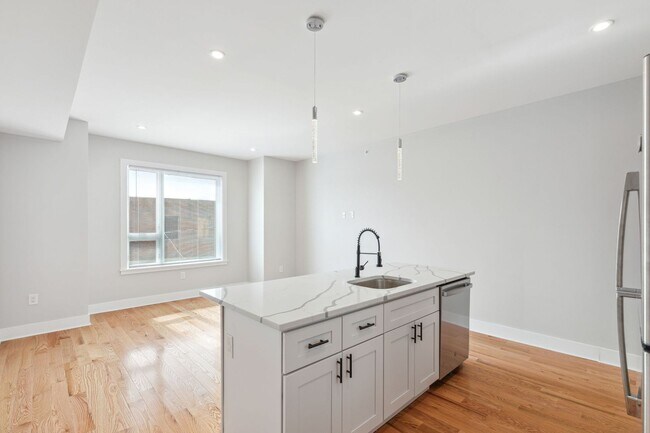 Foto del edificio - 2427 W Thompson St