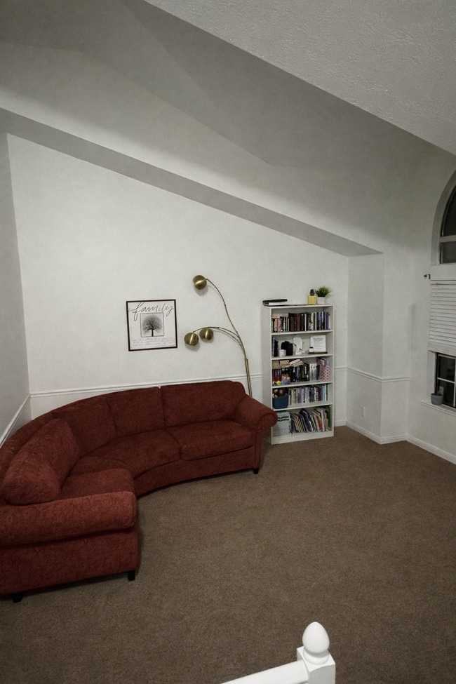 Building Photo - 1104 W 220 S