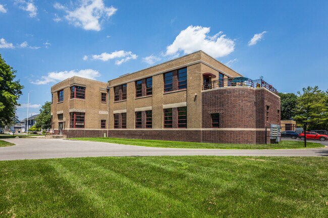Foto del edificio - Roberts School Flats
