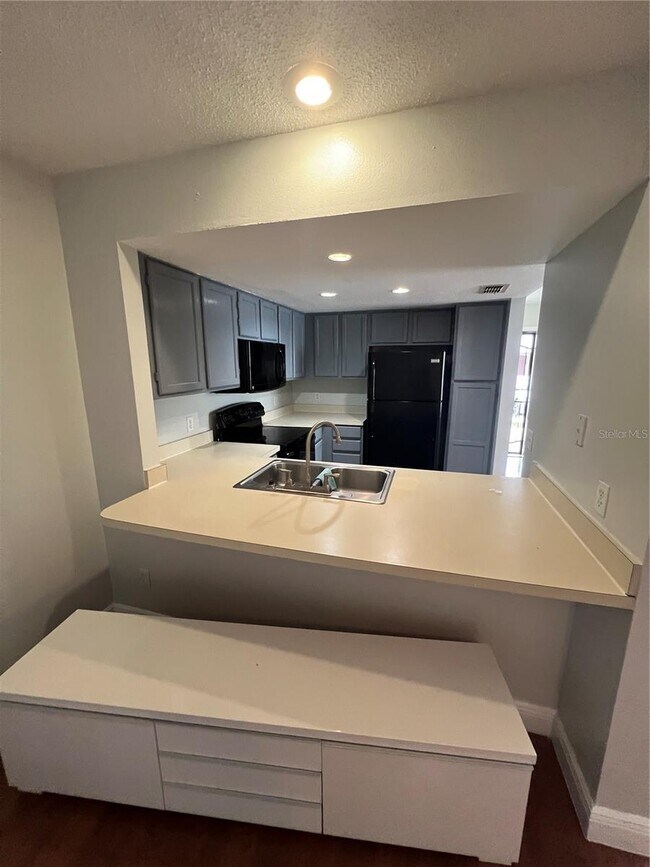 Foto del edificio - 2421 Summerfield Way