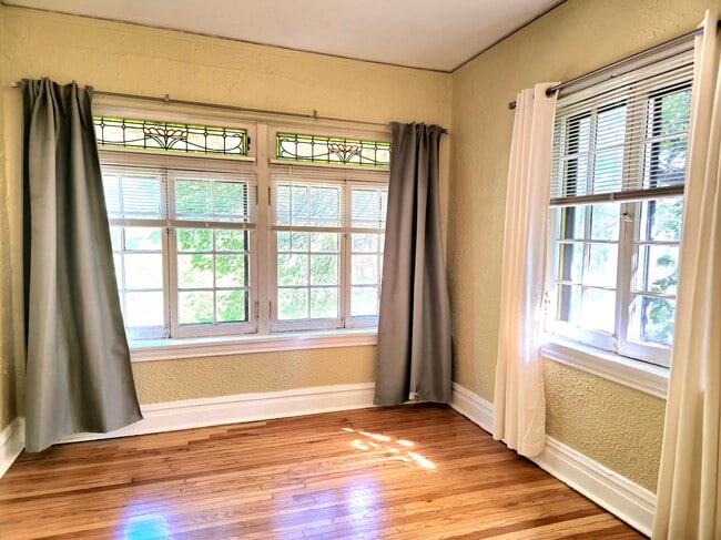 Building Photo - 7208 Forsyth Blvd