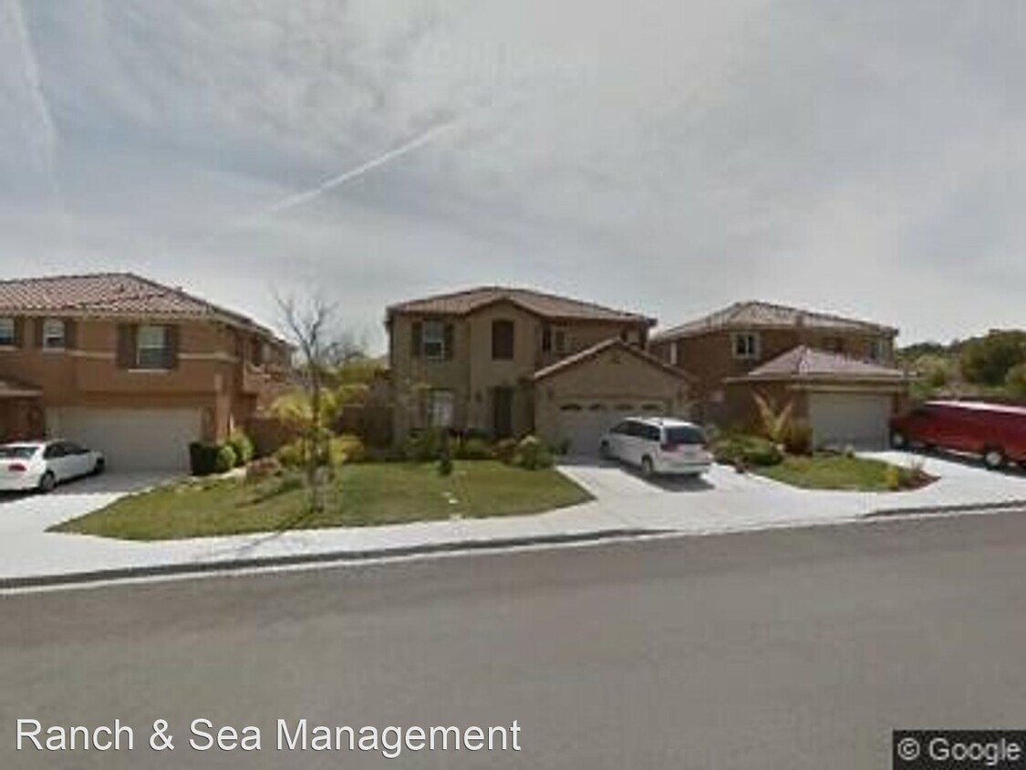 Primary Photo - 4 br, 2.5 bath House - 3131 Huula Dr.