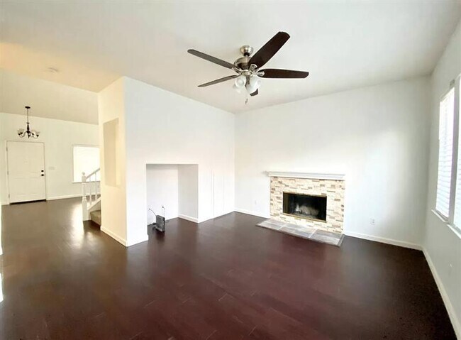 Building Photo - Welcome to this amazing move-in ready 4 be...