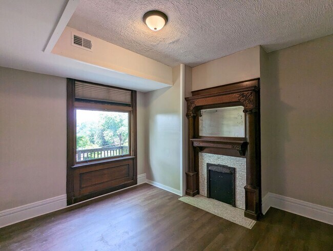 Foto del edificio - Large 3 Bedroom 1 Bathroom House (Marshall...