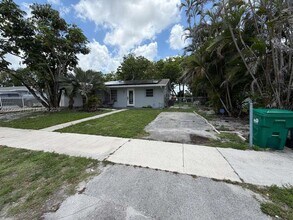 Building Photo - 20302 NW 39th Ct