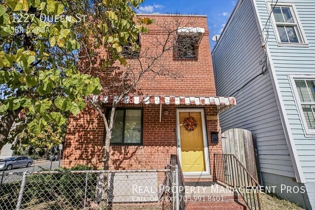Photo - 1227 Queen St Townhome