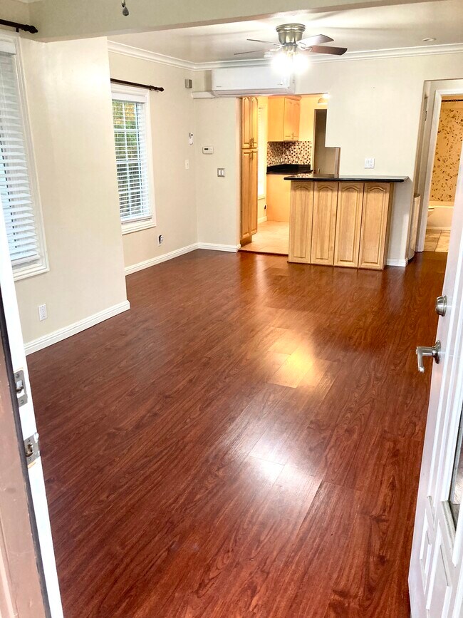 Building Photo - 176 Spruce Ave