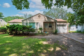 Building Photo - 607 S Christine Ave