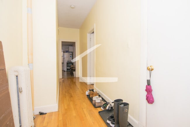 Building Photo - 212 Hemenway St