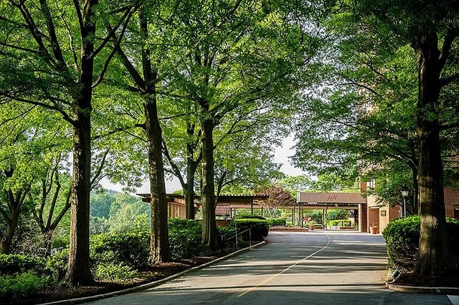 Foto del edificio - 111 Hamlet Hill Rd