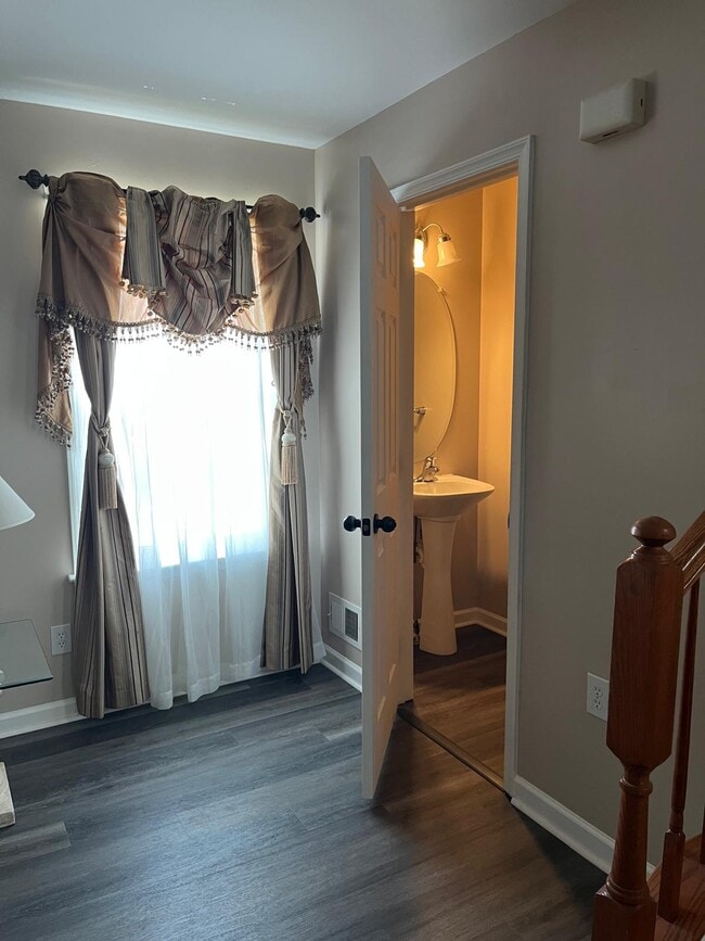 Half bath - 199 Rumbling Rock Rd