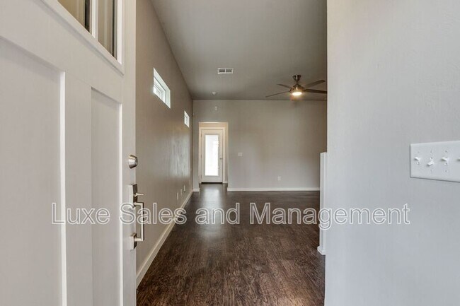 Foto del edificio - 2132 Camino Del Plaza Ln