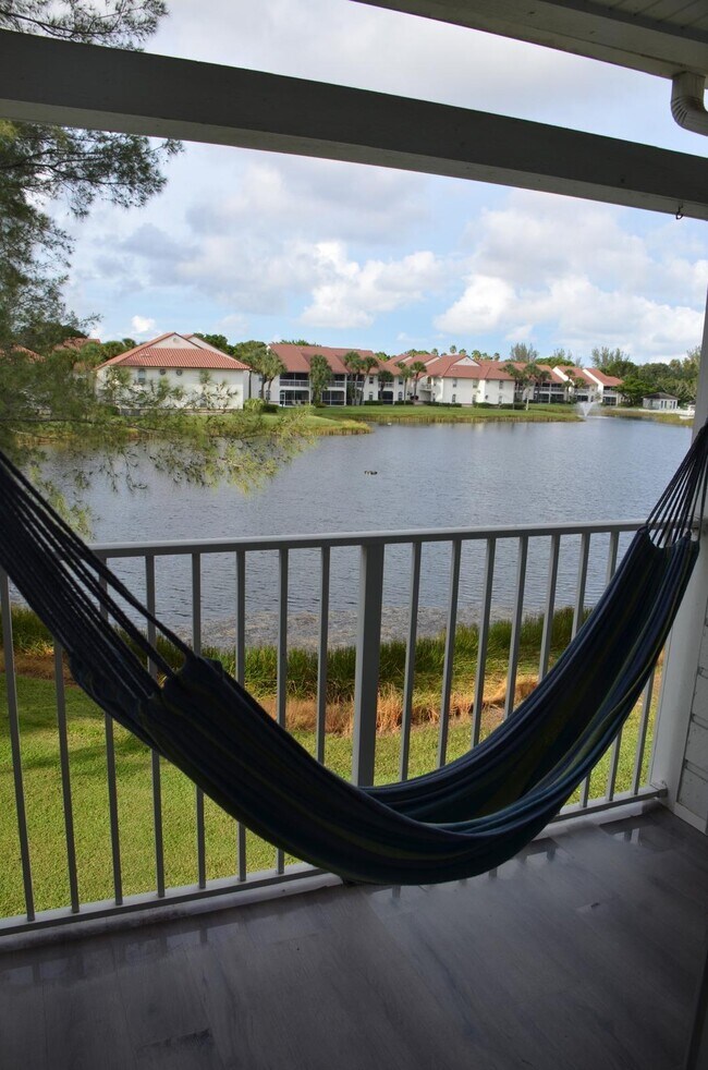 Foto del edificio - 253 Cypress Point Dr