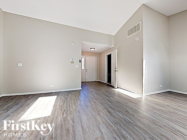 Building Photo - 869 Fieldside Ln