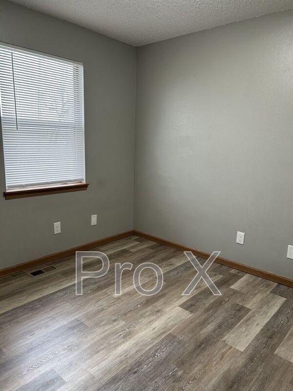 Foto del edificio - 812 E Jackson St