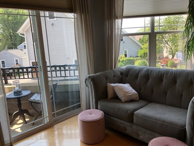 Foto del edificio - 1619 N Farwell Ave
