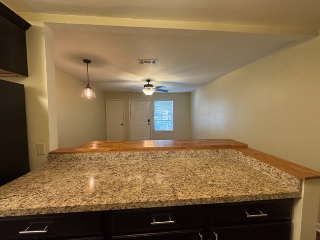 Foto del edificio - 518 E 7th St