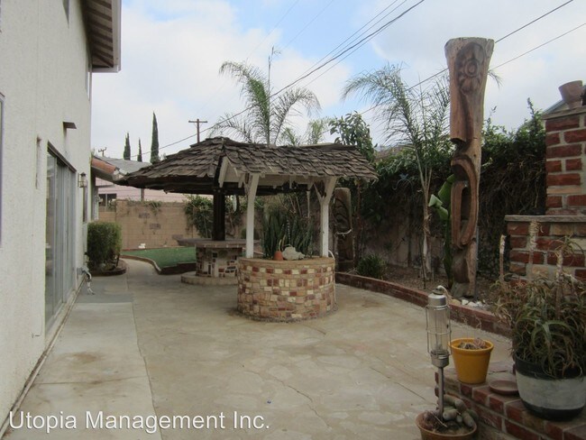 Building Photo - 2086 Finch Ct