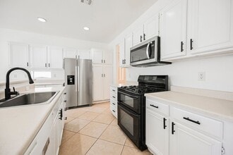 Building Photo - 11425 Drappo Ave